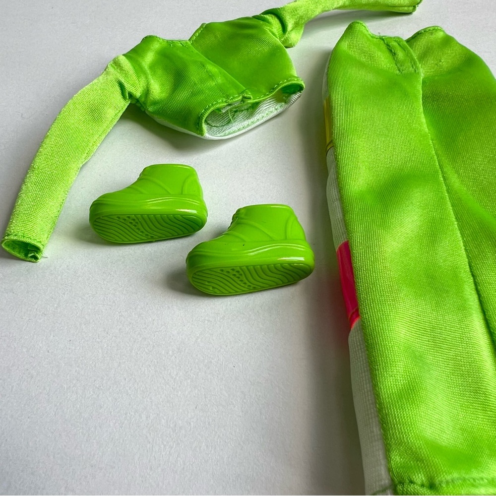 Barbie Picture Pockets Kira outfit only (doll not included) - Picture 4 of 6